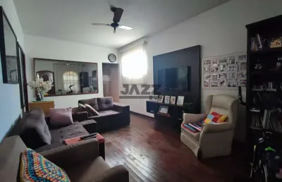 Casa à venda com 159 m², 3 quartos e 2 banheiros no centro de piracicaba