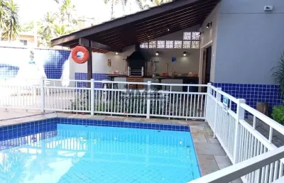Apartamento à 160 metros da praia localizado no maitinga-bertioga/sp