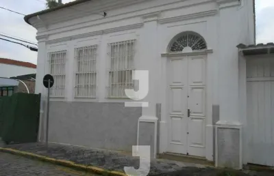 Casa com 3 quartos à venda na Rua Doutor Osvaldo Cruz, 403, Centro, Amparo