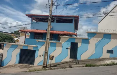 Casa com 2 quartos para alugar na Rua Tenente Porteira, 35, Arcádia, Conselheiro Lafaiete