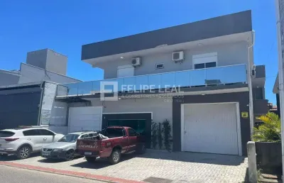 Prédio a venda com 4 apartamentos  -  florianópolis