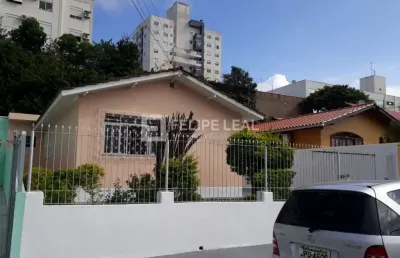 Casa com 3 quartos à venda na Rua Hermes Zapelini, 99, Barreiros, São José