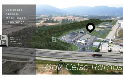 Área em areias de baixo - governador celso ramos, sc por 914200