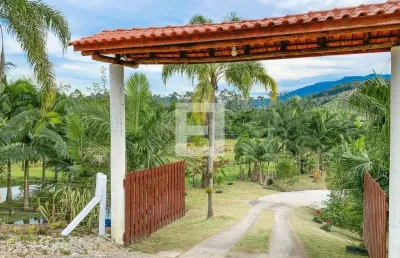 Chácara / sítio com 3 quartos para alugar na Estrada Geral Da Encruzilhada, Três Riachos, Biguaçu