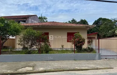 Casa muito bem localizada no bairro rio caveiras  -  biguaçu