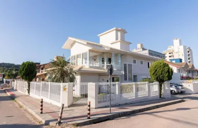 Casa com 4 quartos à venda na Rua Varese, 83, Passa Vinte, Palhoça