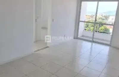 Apartamento de 02 dormitórios a 300 metros do mar, sacada , elevadorem barra do aririu  -  palhoça