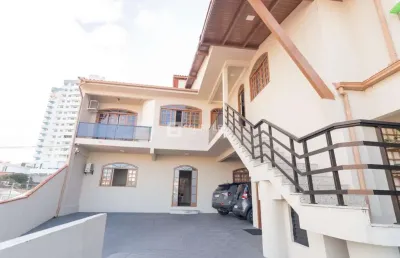 Casa com 5 quartos à venda na Rua Moura, 1066, Barreiros, São José