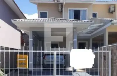 Casa com 3 quartos à venda na Rua Izoel Ribeiro, 236, Serraria, São José