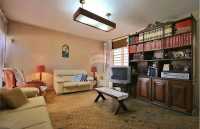 Re/max vende casa 3 quartos, sendo 01 suíte, sala 2 ambientes, copa, cozinha, jardim de inverno, 4 vagas, bairro botafogo - campinas / sp