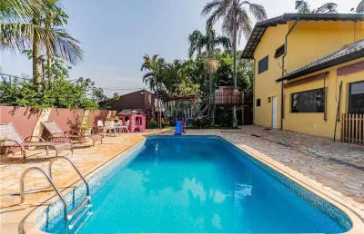 Chácara residencial, 4 quartos e 2 suítes, piscina, campo de futebol, área construída de 224,18m² e terreno 1.333,52 m² por r$1.250.000,00 – c