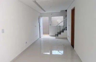 Casa de condomínio 2 dorm, 2 banheiros, 1 vaga, 53m, maracanã.