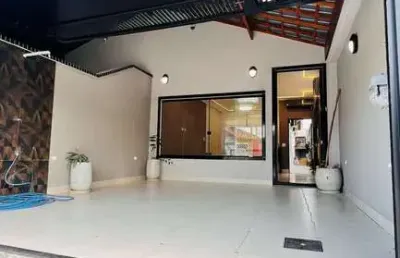 Casa geminada, 3 dorms, 2 suítes, 2 vagas, com churrasqueira e spa, caiçara