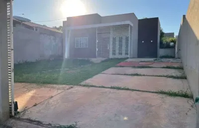 Casa para venda possui 69m² 03 quartos 02 banheiro 01 suite - com planejados !!
