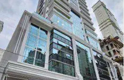 Apartamento à venda com 3 suítes localizado na meia praia - itapema/sc