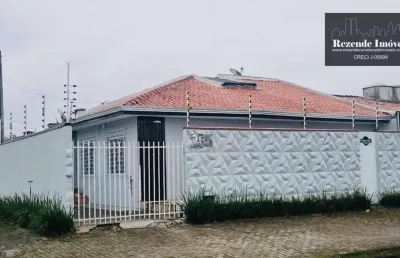Casa com 3 quartos à venda na Rua Renato Leone, 255, Parque São João, Paranaguá