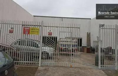 Prédio à venda na Rua Cegonha, 2078, Gralha Azul, Fazenda Rio Grande