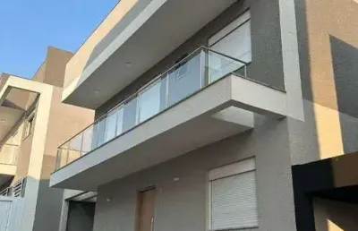 Sobrado novo em condomínio fechado com 3 dormitórios à venda, 115 m² por r$ 689.900 - atuba - curitiba/pr