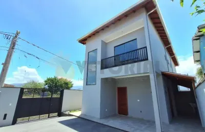 Casa a venda com 2 quartos sendo 2 suítes em caraguatatuba sp