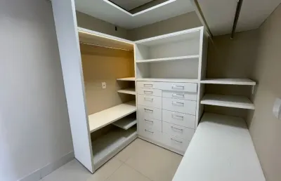 Casa ampliada e completa de móveis planejados,  rio coxipó ,  03 quartos sendo 01 suíte, 02 garagem coberta - valor 5.000,00