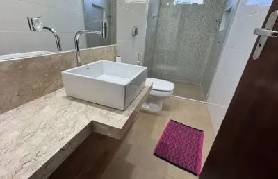 Casa ampla, com 1.000m², árvores frutíferas, 03 quartos sendo 02 suítes - valor 3.500,00