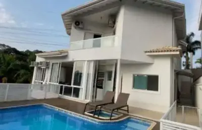 Casa em condomínio mobiliada para venda com 4 dormitórios, 5 vagas de garagem sendo 2 cobertas, com 400 m² - aruã (mogi das cruzes)