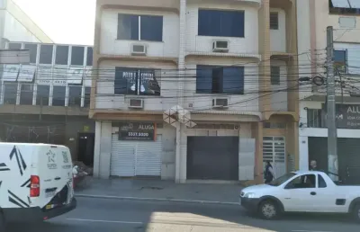 Vendo prédio com 8 salas ( podem virar 16) e duas lojas  em ponto estratégico, benjamim constant!