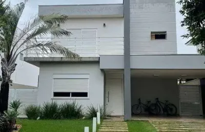 Casa de condomínio sobrado para venda tem 285 metros quadrados com 3 quartos