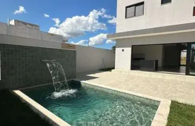 Casa de condomínio sobrado para venda tem 230 metros quadrados com 3 quartos