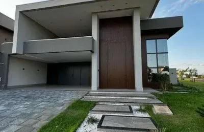Casa de condomínio térrea para venda possui 230 metros quadrados com 4 quartos