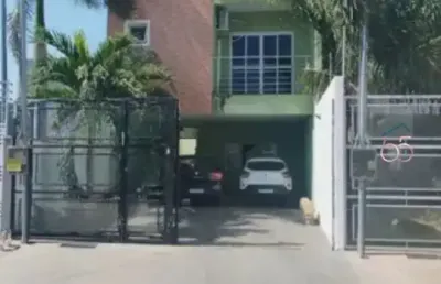 Casa sobrado no condominio santa cruz, por r$680.000,00