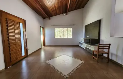 Casa á venda | 200 m² | 4 dormitórios (2 suítes)  | 6 vagas em caraguatá - mairiporã/sp!