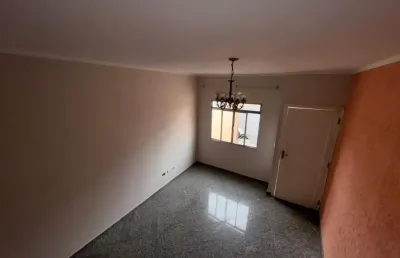 Sobrado para locação| 130m²| 2 dormitórios| 3 vagas em vila nivi| sp!