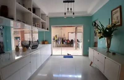 Casa para venda em uberlândia, santa mônica, 3 dormitórios, 1 suíte, 2 banheiros, 3 vagas
