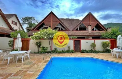 Casa ampla em condomínio fechado – a 100 metros da praia