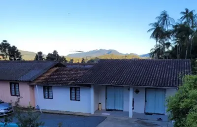 Casa com piscina no bairro santa luzia em jaraguá do sul