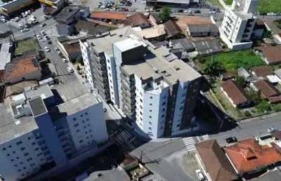 Apartamento no 6º andar com suíte + 1 quarto e duas vagas de garagem no bairro jaraguá esquerdo em jaraguá do sul