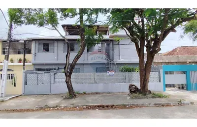 Vendo - casa cordeiro 300 mts de área construída  - 04 quartos - 02 salas de estar - 02 vagas de garagem  - área de lazer  cobertura