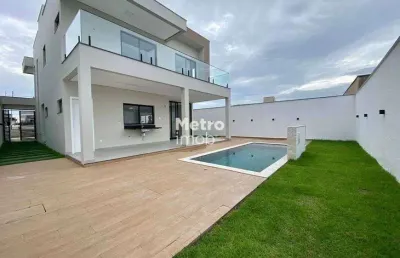 Casa de condomínio sobrado para venda tem 303 metros quadrados com 4 quartos