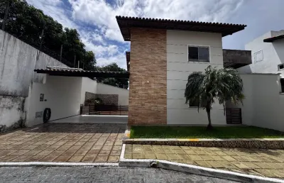Casa em condominio duplex, com 4 suites, sendo 1 no terreo