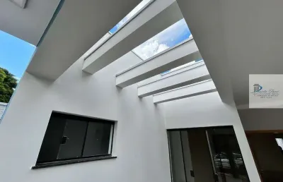 Casa com 03 quartos e suíte, há 15 minutos do centro!