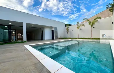 Casa à venda com 03 suítes e piscina com 207m2 de construção e 375m2 de terreno