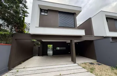 Casa sobrado no saguaçu | 04 suítes | 04 vagas de garagem | 218 m² | localização excelente