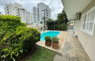 Lindo sobrado de esquina no floresta | excelente locação | com potencial comercial