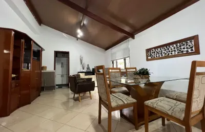 Casa com 3 quartos à venda no Jardim de Alá, Juiz de Fora 