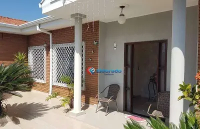 Casa com 415 m² de área total, no parque franceschini em sumaré; próximo a tudo o que você precisa!