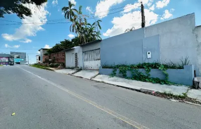 Casa térrea semi mobiliado com 3 suítes , 2 vagas em flores próx da max teixeira