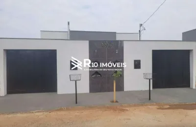 Casa laranjeiras nova meio lote. excelente localização.