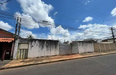 Terreno à venda em Saraiva, Uberlândia 