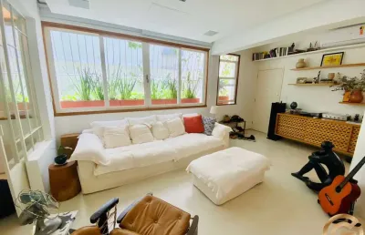 Apartamento garden, 3qtos, reformado em alto padrão, 109m², no melhor trecho da sadock de sá, próximo à epitácio pessoa, em ipanema.